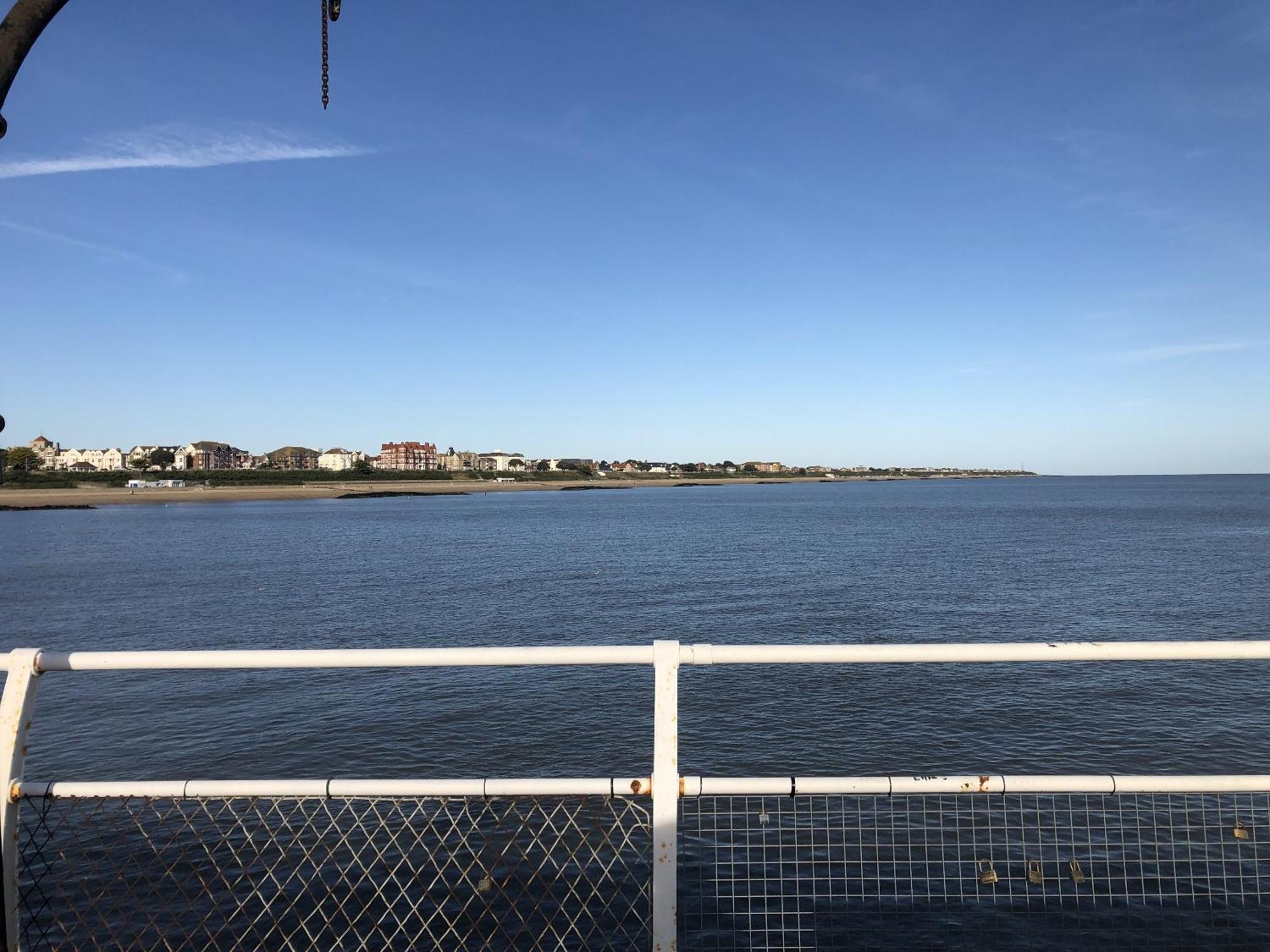 A Wave From It All Great Clacton Exteriör bild
