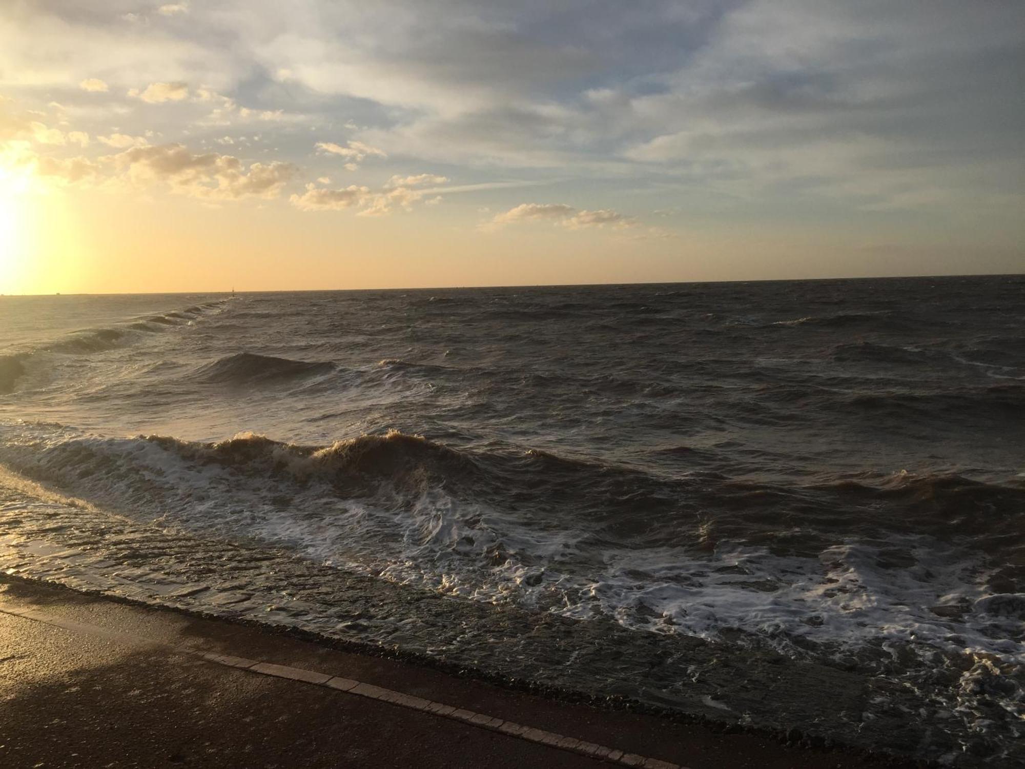 A Wave From It All Great Clacton Exteriör bild